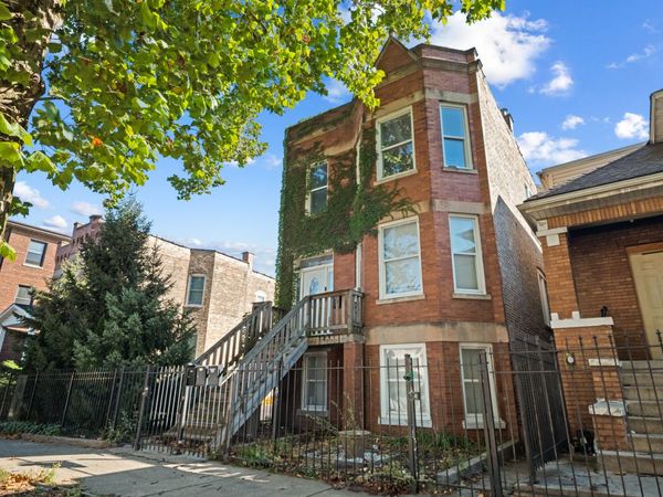 845 N Avers Avenue , Chicago, IL 60651