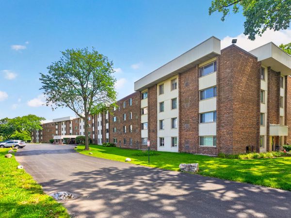 841 N York Street, Unit 428, Elmhurst, IL 60126