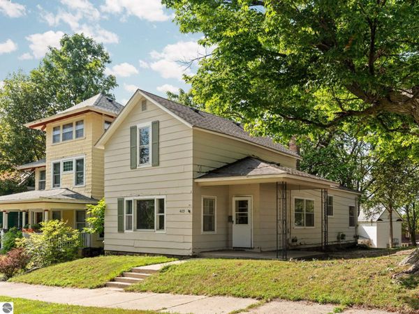409 Harris Street E, Cadillac, MI 49601