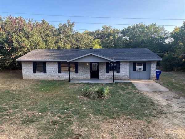 413 E Leecraft , Colbert, OK 74733