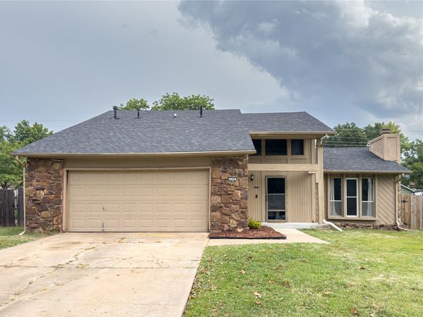 704 W Vicksburg Street , Broken Arrow, OK 74011