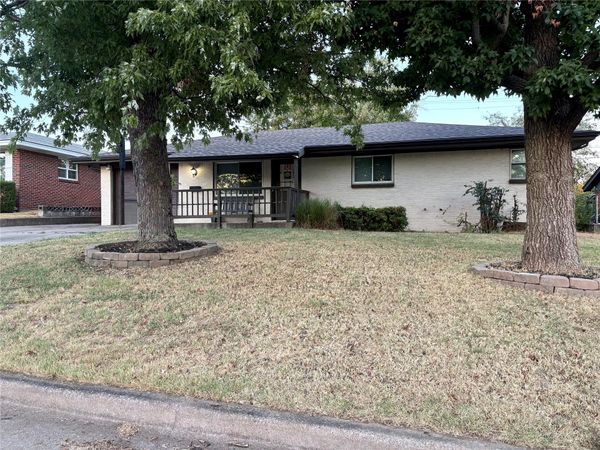 210 SE Elmhurst Avenue , Bartlesville, OK 74006