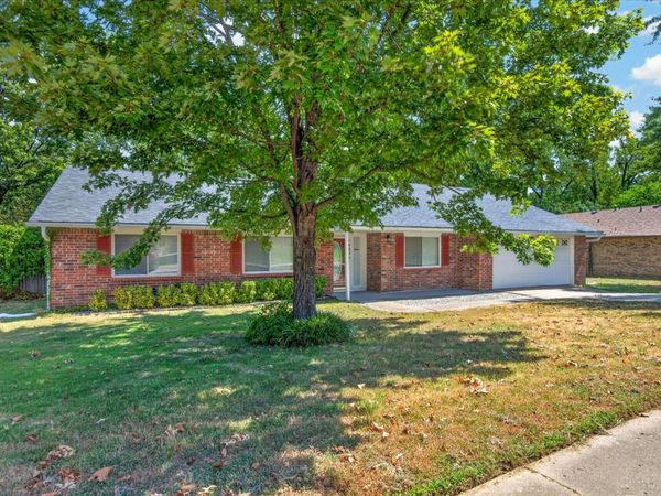 4640 SE Barlow Drive , Bartlesville, OK 74006