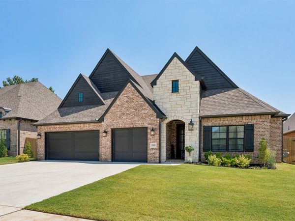 3909 S Dogwood Boulevard , Broken Arrow, OK 74011