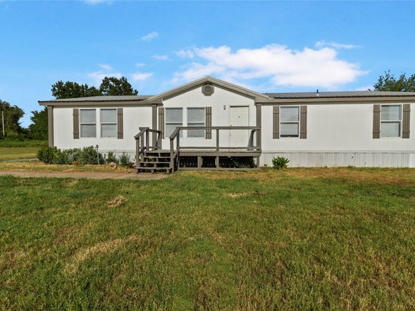 425 Sun Prairie Street , Pryor, OK 74361