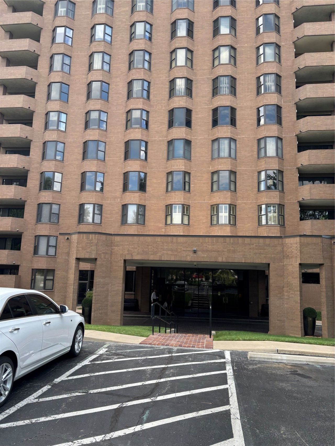 2121 S Yorktown Avenue , Unit 502, Tulsa, OK 74114 Main Photo