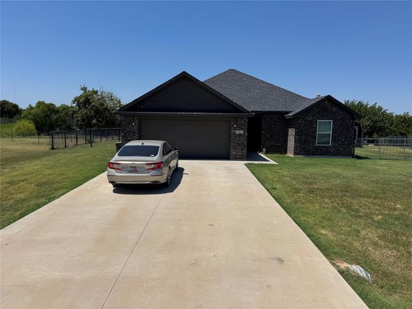 15943 Sunflower Lane , Madill, OK 73446