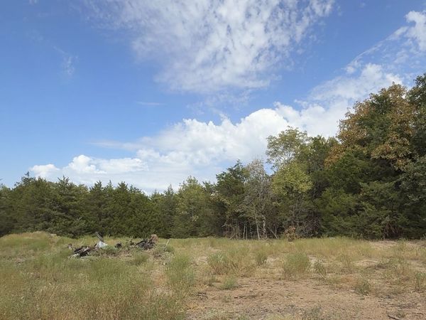 Yellow Bull Road , Indianola, OK 74442