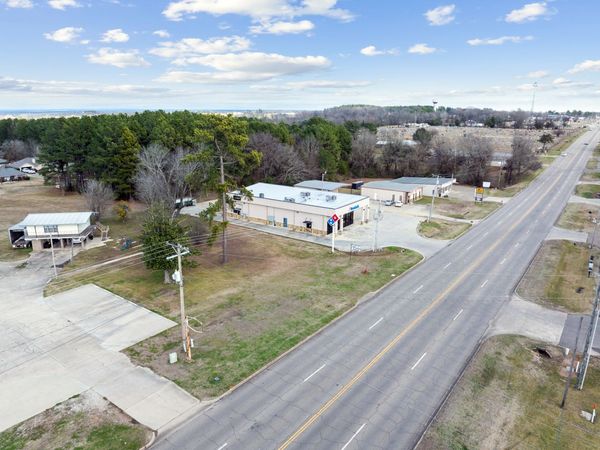 2017 E Washington Street , Idabel, OK 74745