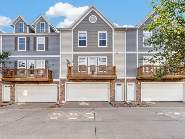 1143 Blackstone Lane, Pleasant Hill, IA 50327