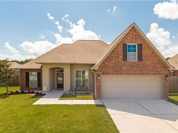 28413 LOIRET Court, Ponchatoula, LA 70454