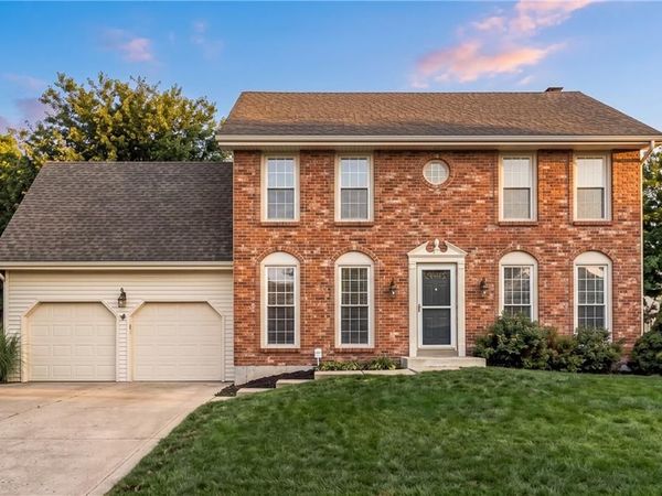 3907 NE Clearbrook Drive, Lee's Summit, MO 64064