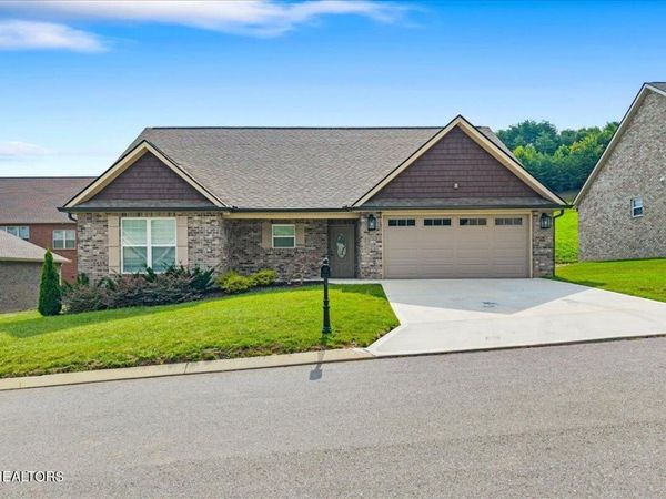 3866 Doral Drive , Maryville, TN 37801