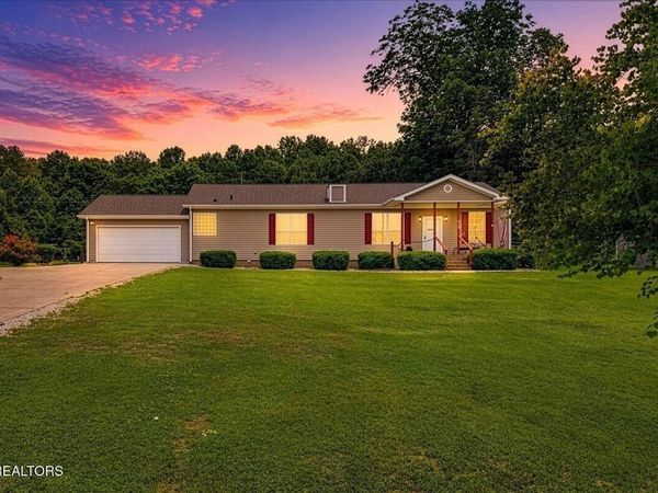 687 E Farrell St , Niota, TN 37826