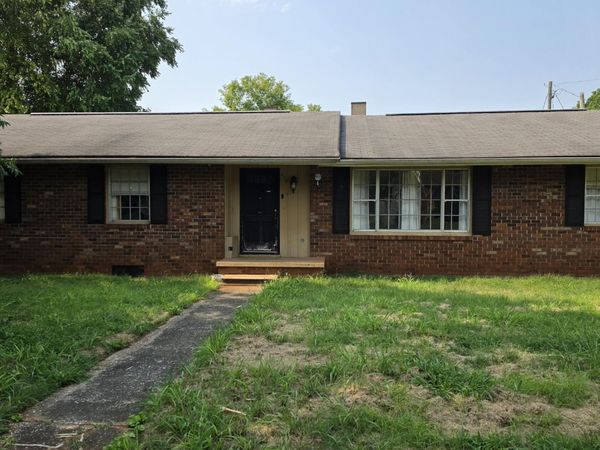 214 Chestnut St , Sweetwater, TN 37874