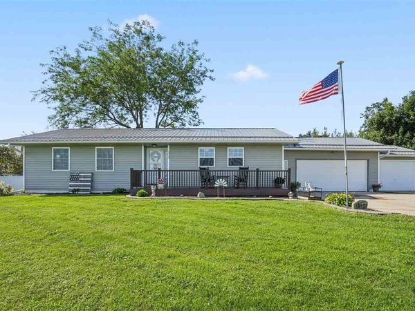 306 4th Avenue, Van Horne, IA 52346