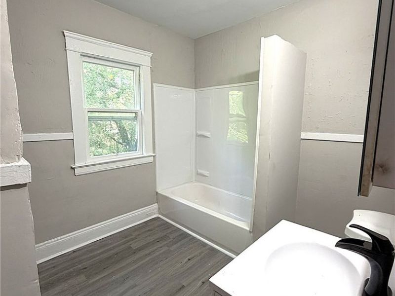 9609 Yale Avenue , Cleveland, OH 44108 Photo 19