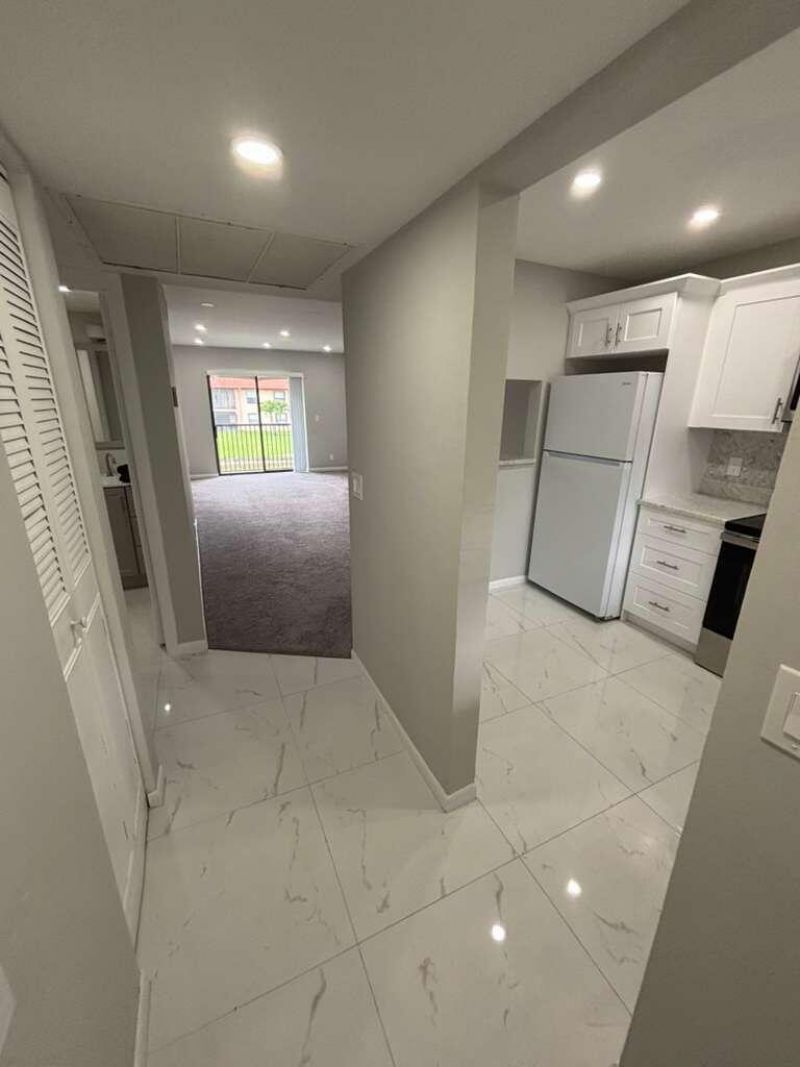 21913 Lake Forest Circle, Unit 201, Boca Raton, FL 33433 Photo