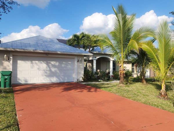 981 SW McCracken Avenue, Port St. Lucie, FL 34953