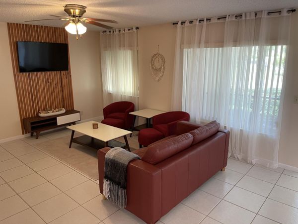 4988 SABLE PINE Circle, Unit D1, West Palm Beach, FL 33417