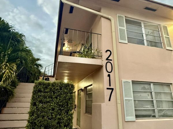 2017 NE 18TH Street, Unit 2, Fort Lauderdale, FL 33305