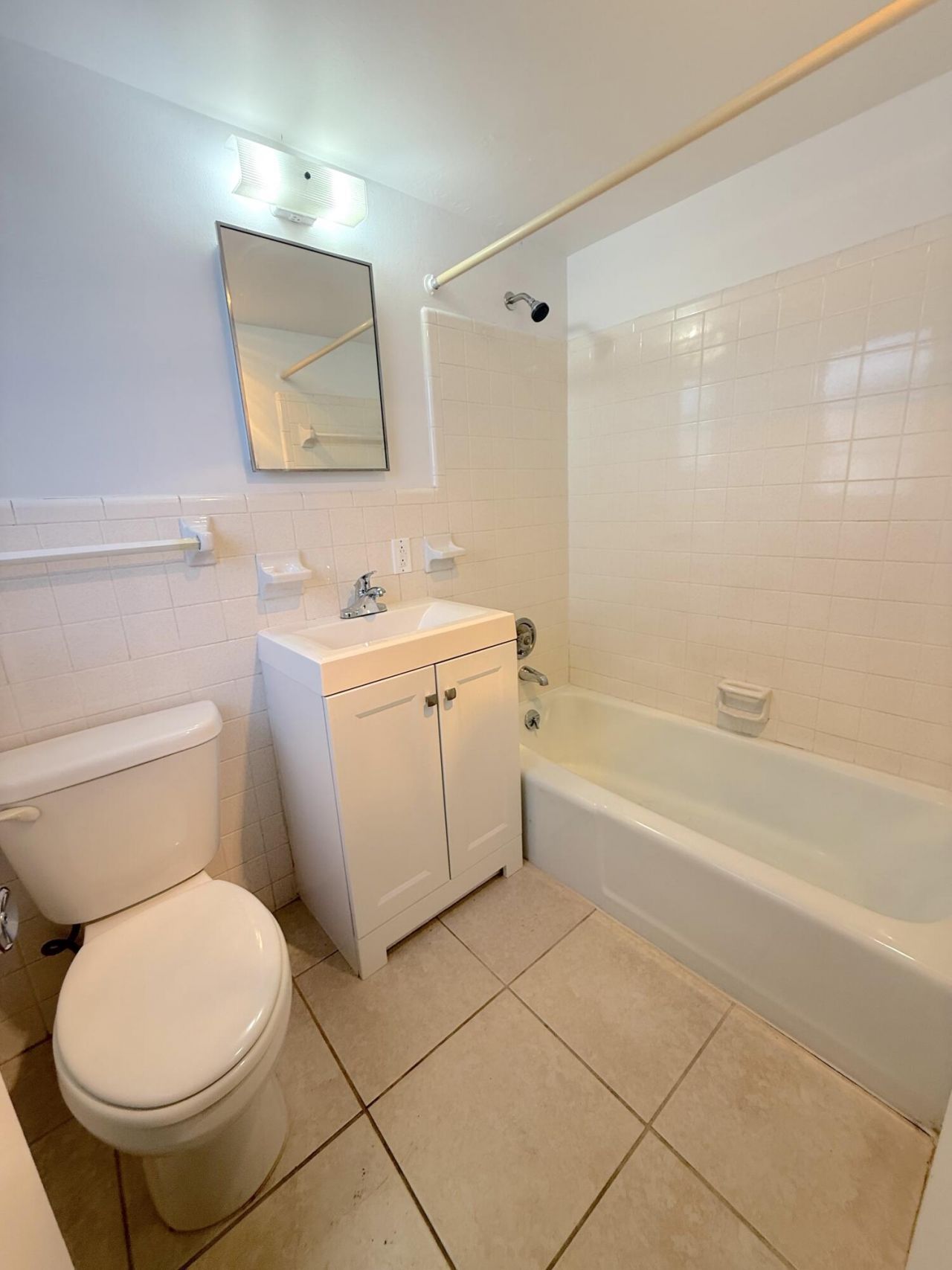 2017 NE 18th Street, Unit 2, Fort Lauderdale, FL 33305 Photo