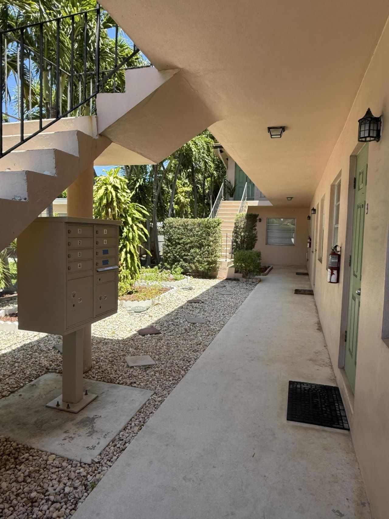 2017 NE 18th Street, Unit 2, Fort Lauderdale, FL 33305 Photo