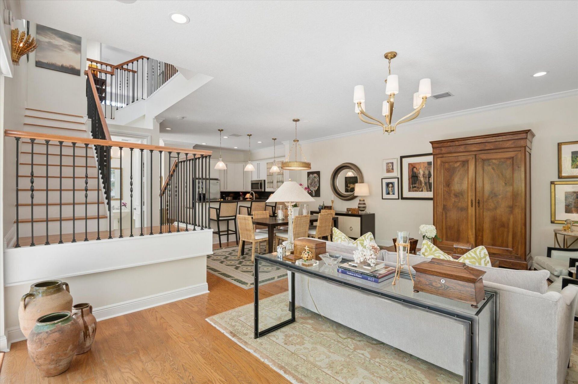 608 NE 11th Avenue, Fort Lauderdale, FL 33304 Photo