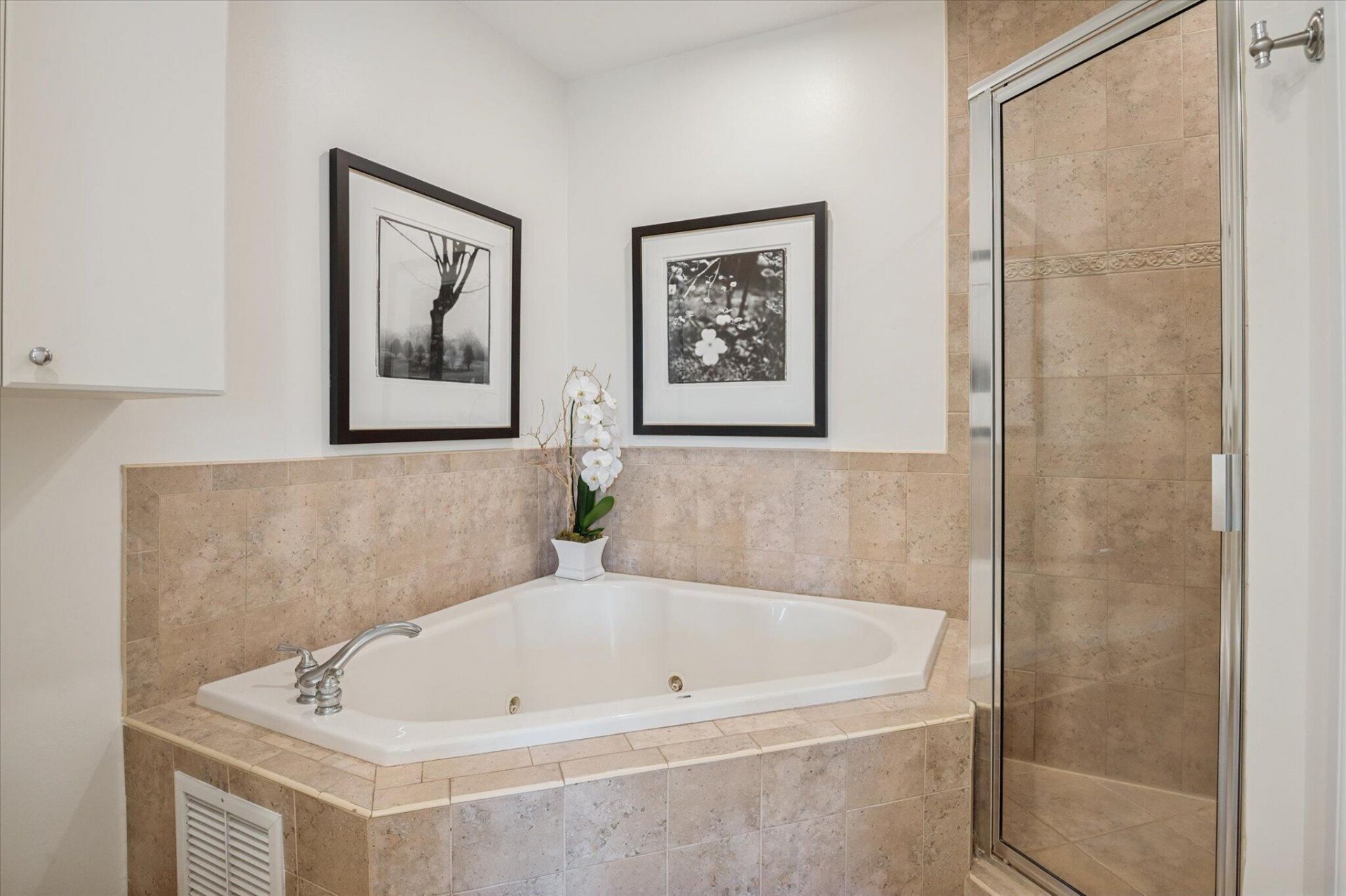 608 NE 11th Avenue, Fort Lauderdale, FL 33304 Photo
