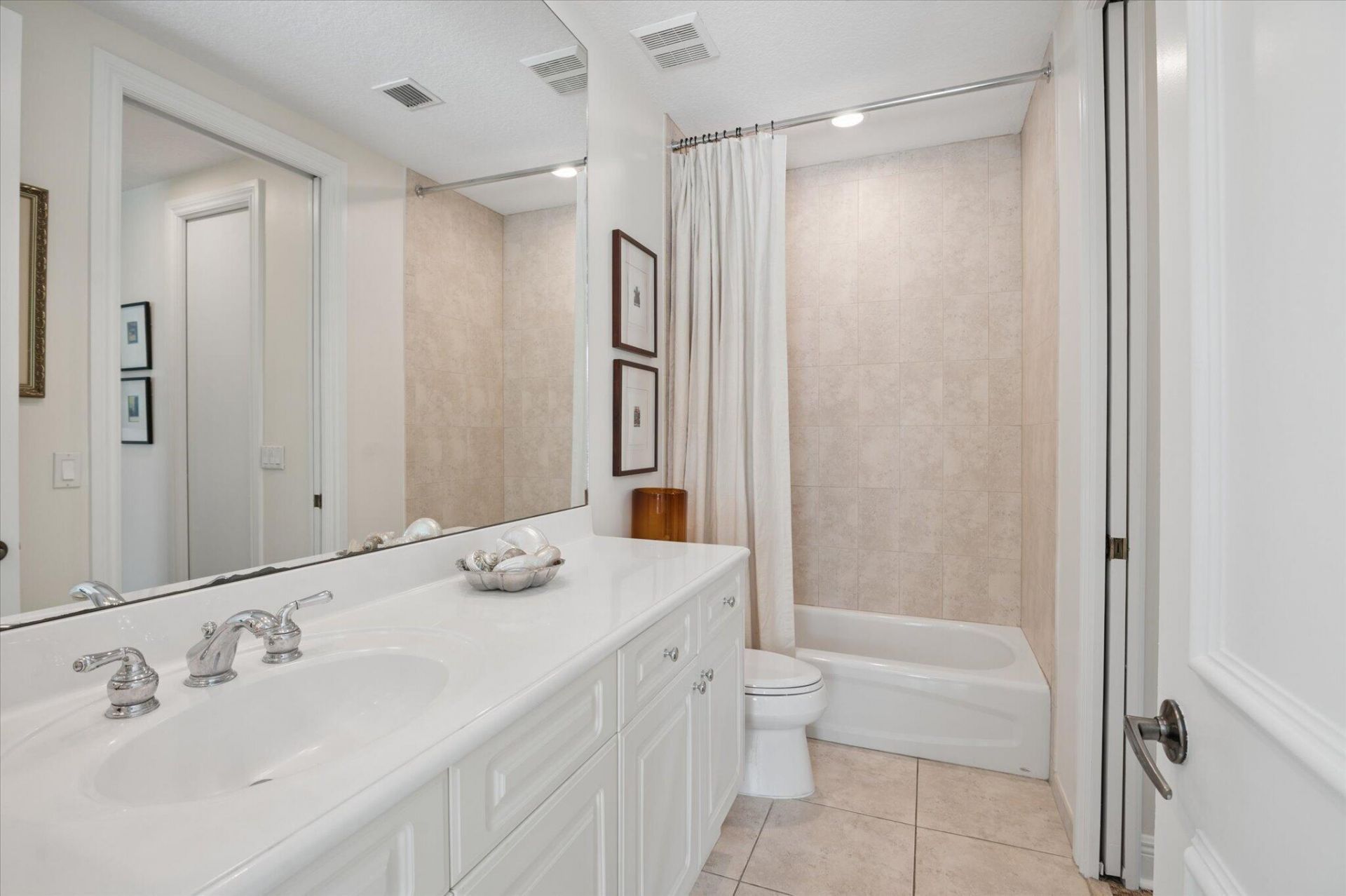 608 NE 11th Avenue, Fort Lauderdale, FL 33304 Photo