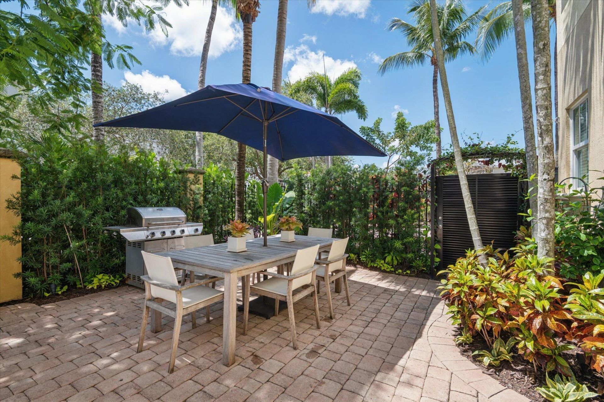 608 NE 11th Avenue, Fort Lauderdale, FL 33304 Photo