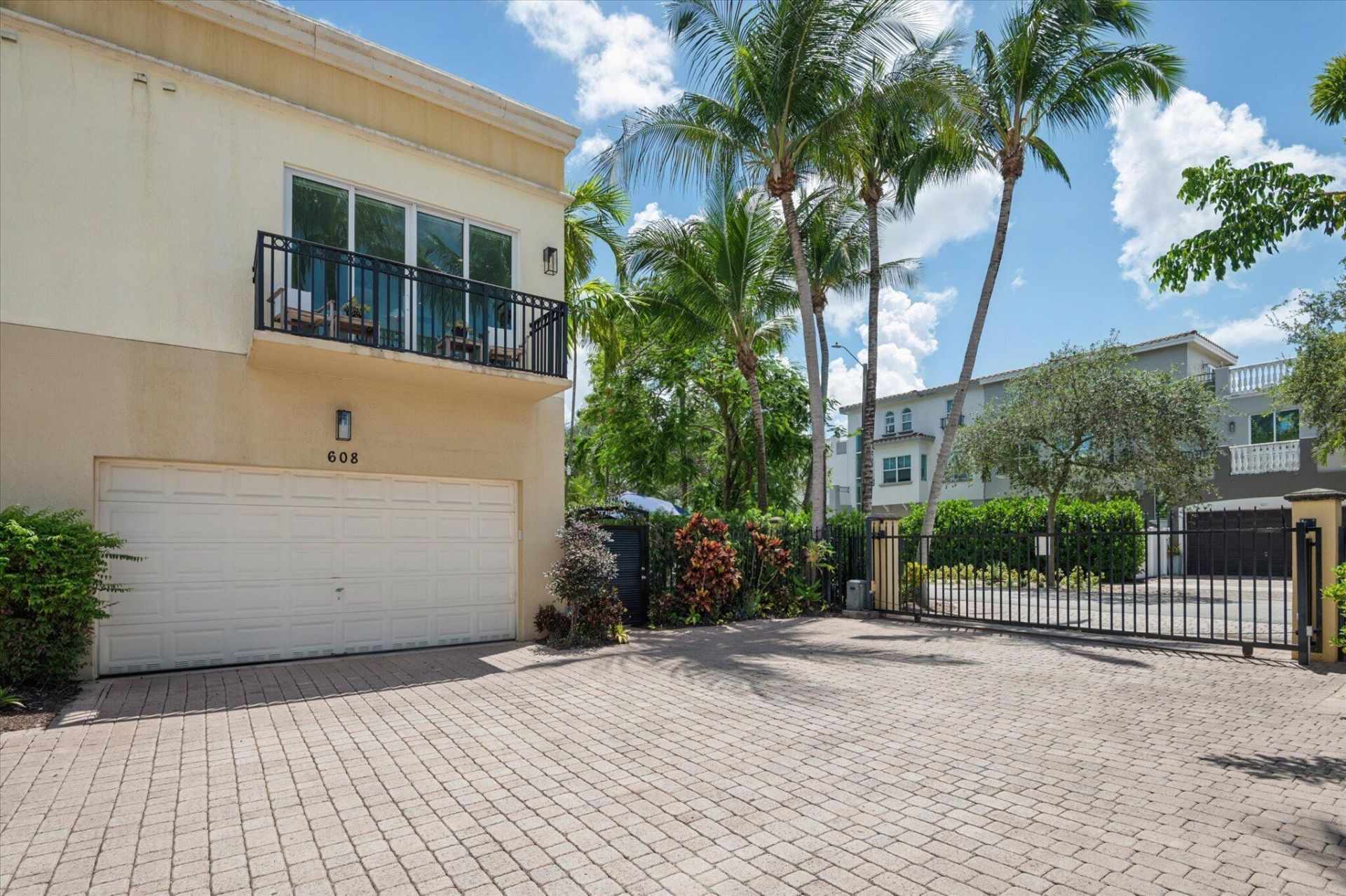 608 NE 11th Avenue, Fort Lauderdale, FL 33304 Photo