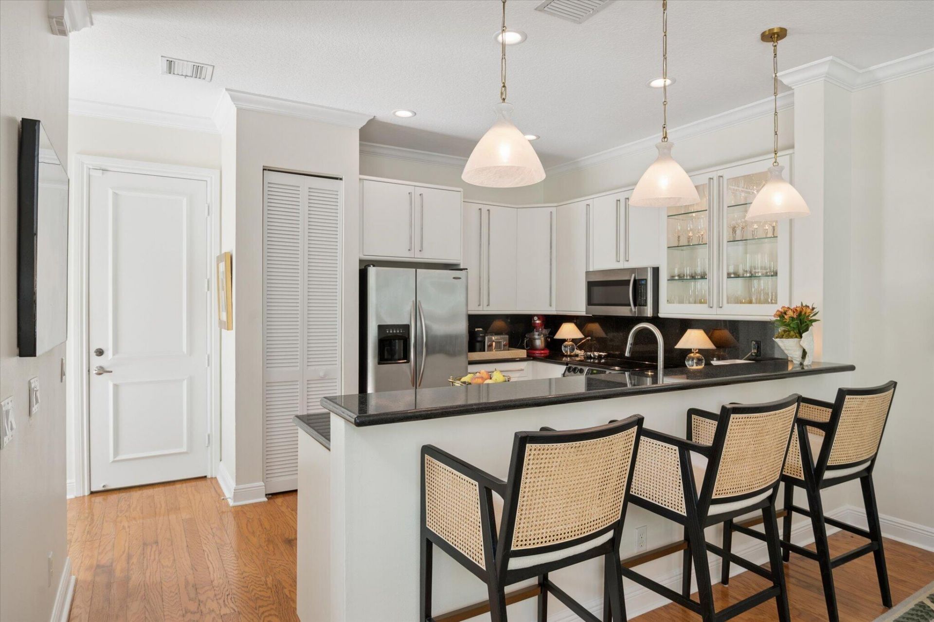 608 NE 11th Avenue, Fort Lauderdale, FL 33304 Photo