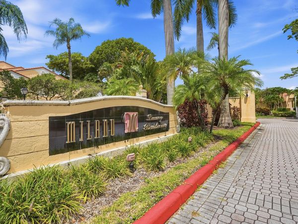 1707 VILLAGE Boulevard, Unit 108, West Palm Beach, FL 33409