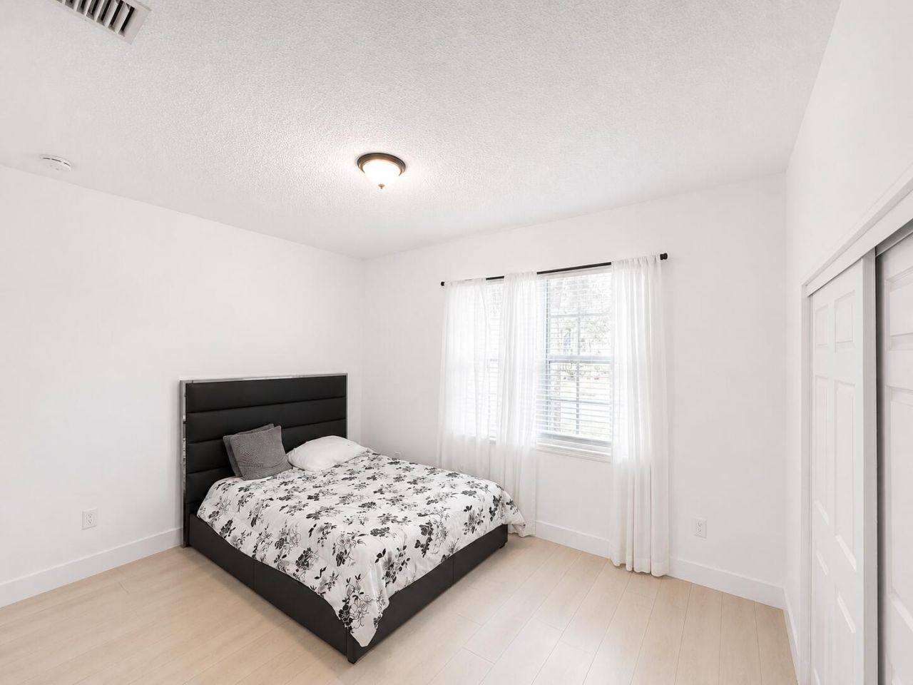 15850 NW 11th Street, Pembroke Pines, FL 33028 Photo