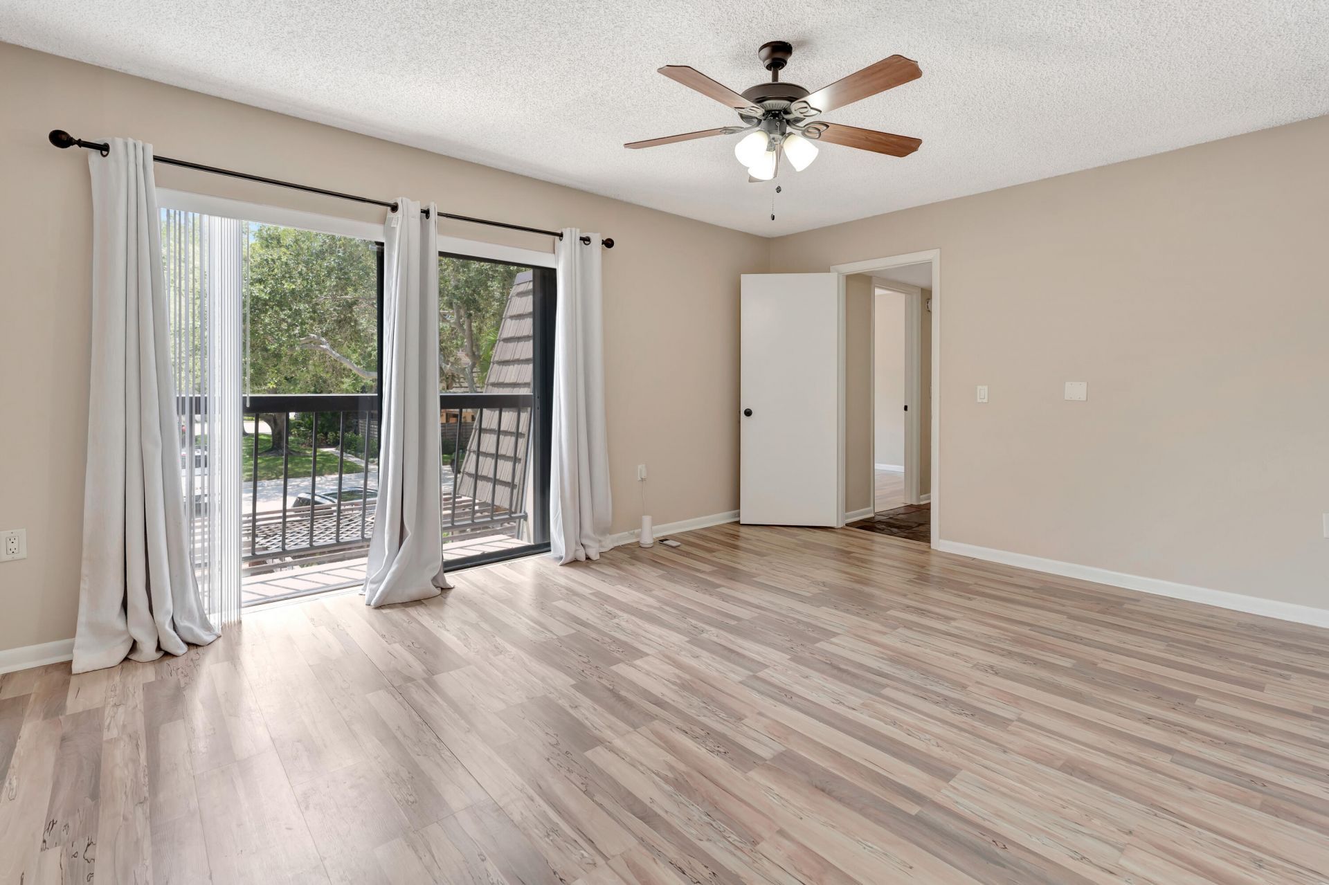 207 2nd Terrace, Palm Beach Gardens, FL 33418 Photo