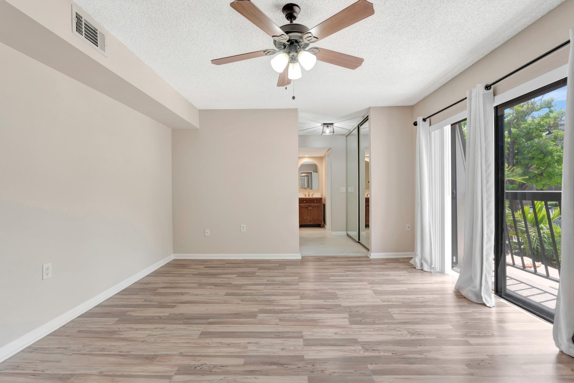 207 2nd Terrace, Palm Beach Gardens, FL 33418 Photo