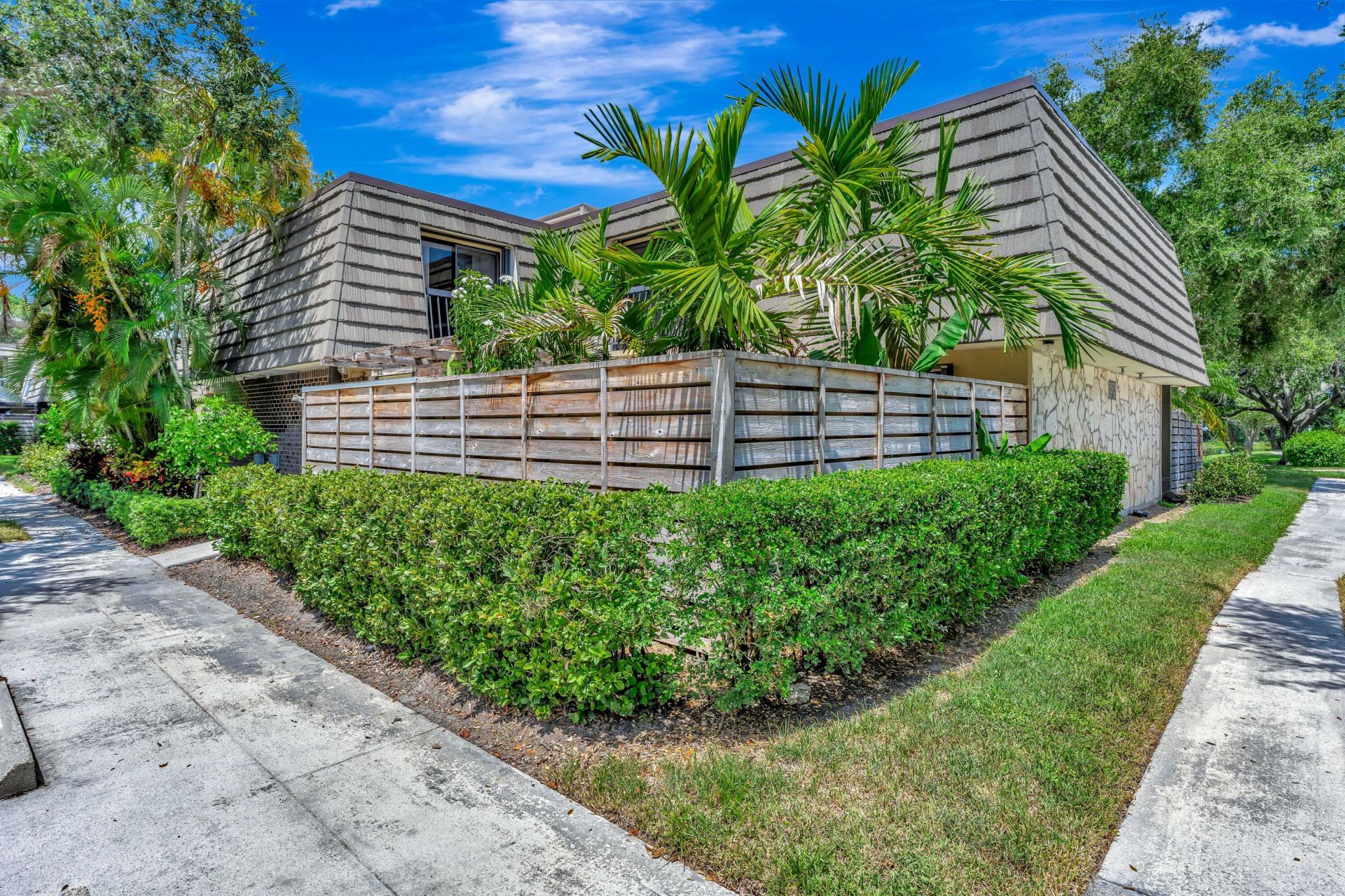 207 2nd Terrace, Palm Beach Gardens, FL 33418 Photo