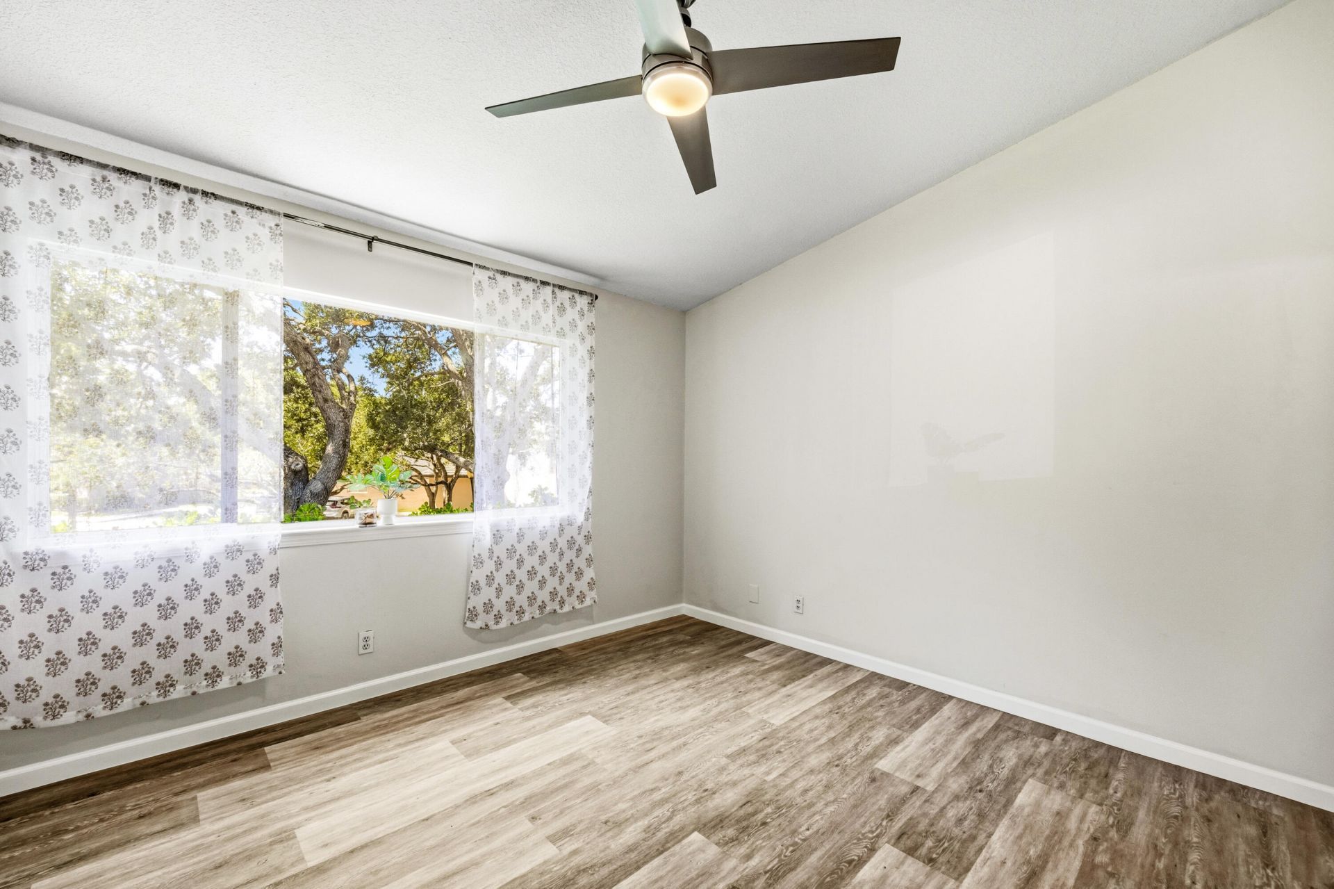 9872 NW 56th Place, Coral Springs, FL 33076 Photo