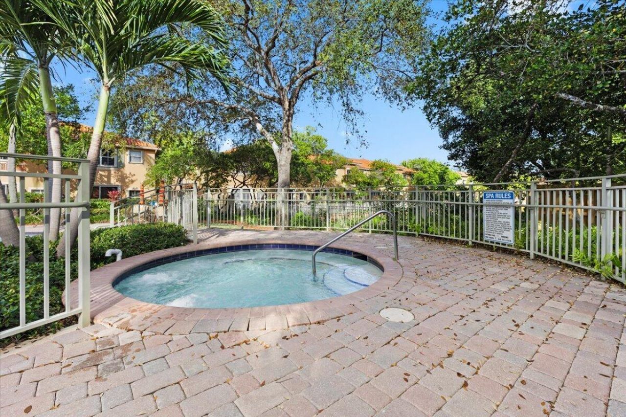 4962 Leeward Lane, Unit 3807, Fort Lauderdale, FL 33312 Photo