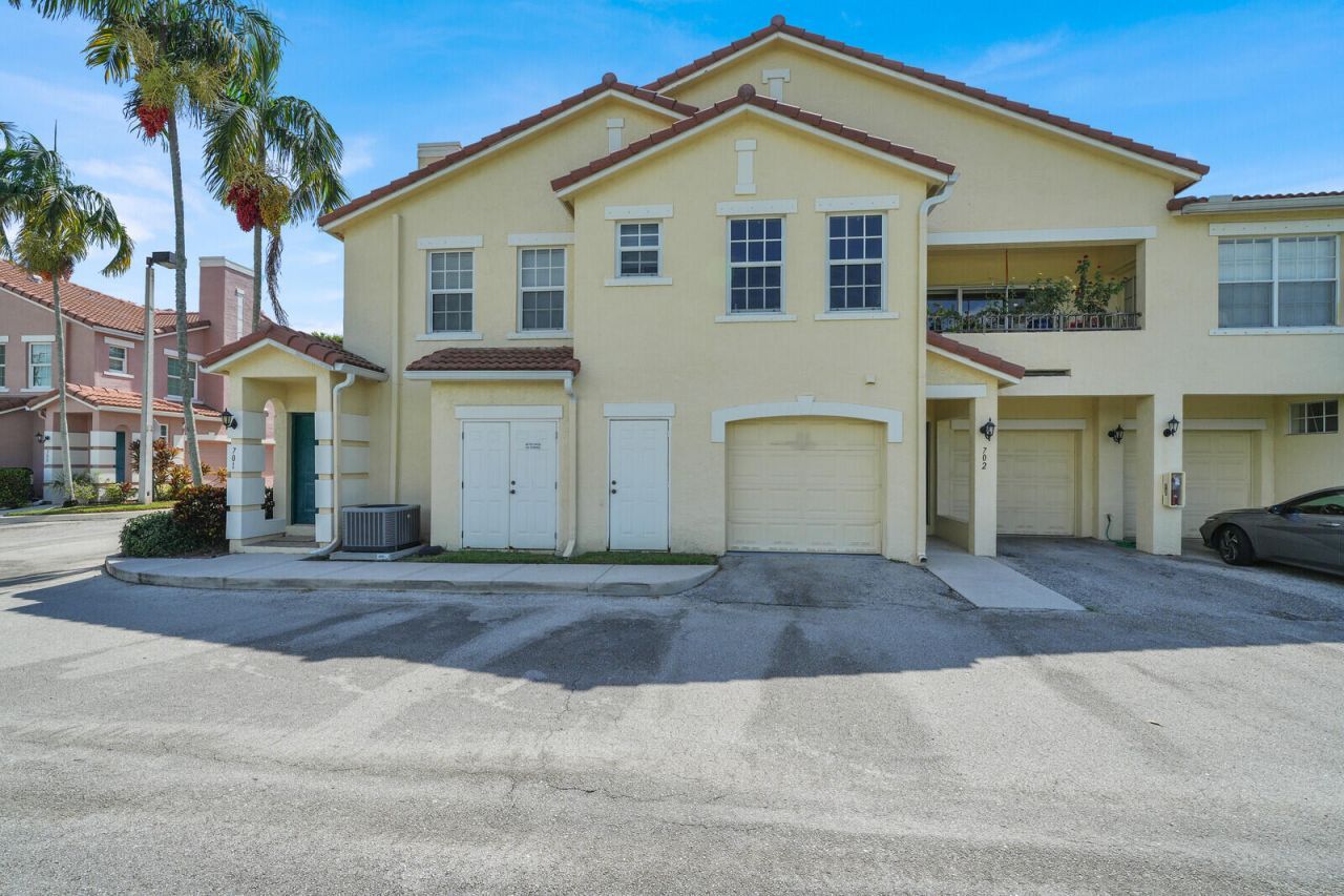 709 Belmont Place, Unit 709, Boynton Beach, FL 33436 Photo