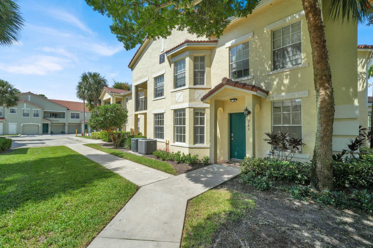 709 Belmont Place, Unit 709, Boynton Beach, FL 33436 Photo