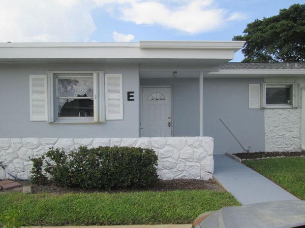 2611 W BARKLEY Drive W, Unit E, West Palm Beach, FL 33415