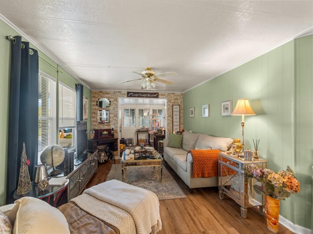 385 NE Jade Circle, Jensen Beach, FL 34957 Photo