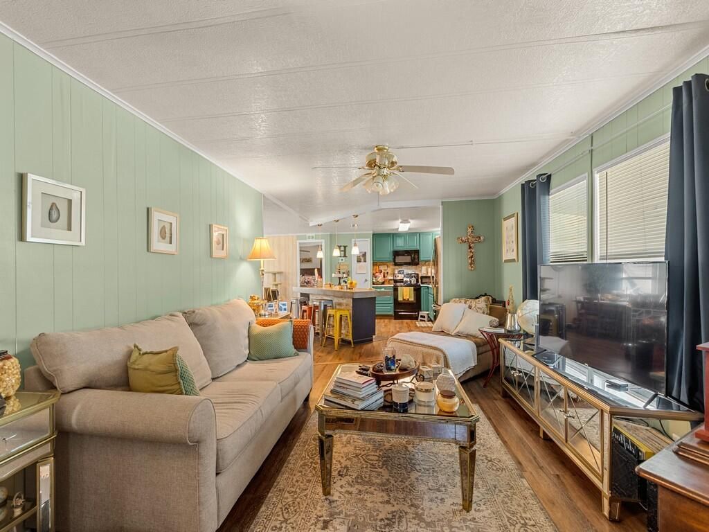 385 NE Jade Circle, Jensen Beach, FL 34957 Photo