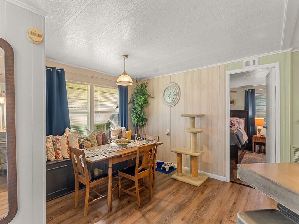 385 NE Jade Circle, Jensen Beach, FL 34957 Photo