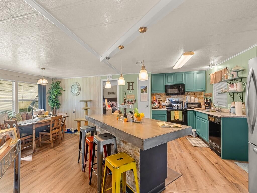 385 NE Jade Circle, Jensen Beach, FL 34957 Photo