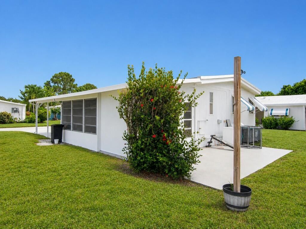 385 NE Jade Circle, Jensen Beach, FL 34957 Photo