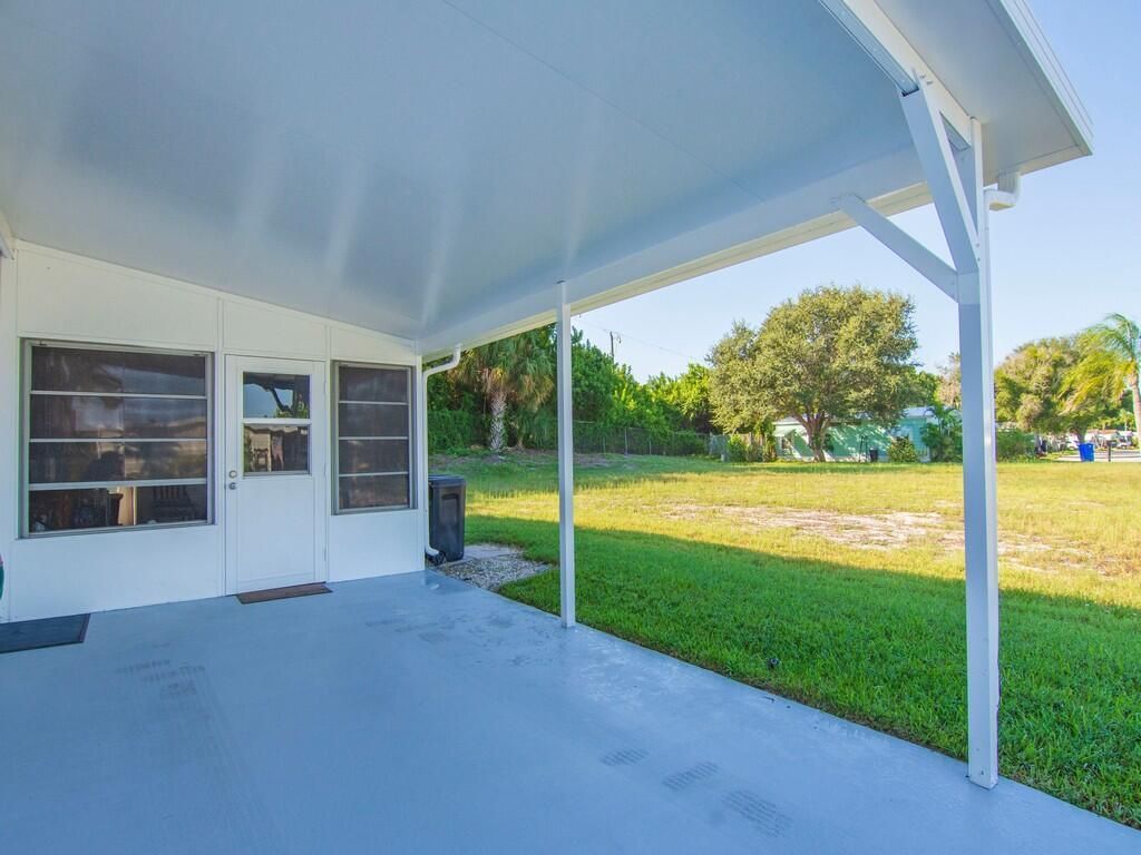 385 NE Jade Circle, Jensen Beach, FL 34957 Photo