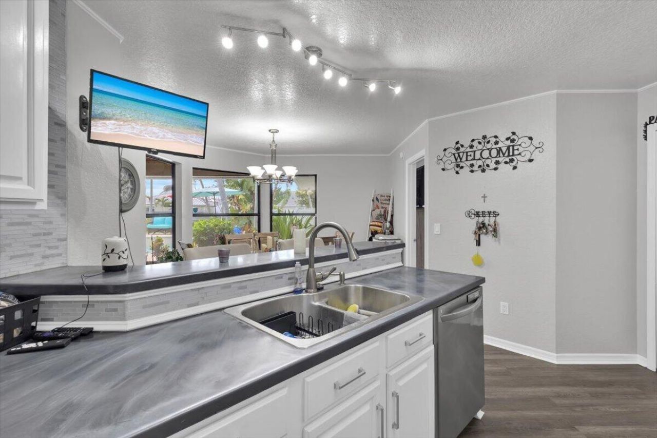 568 SE Nome Drive, Port Saint Lucie, FL 34984 Photo